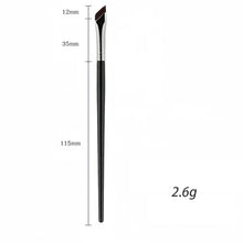 PrecisionEdge Angle Eyeliner & Brow Brush